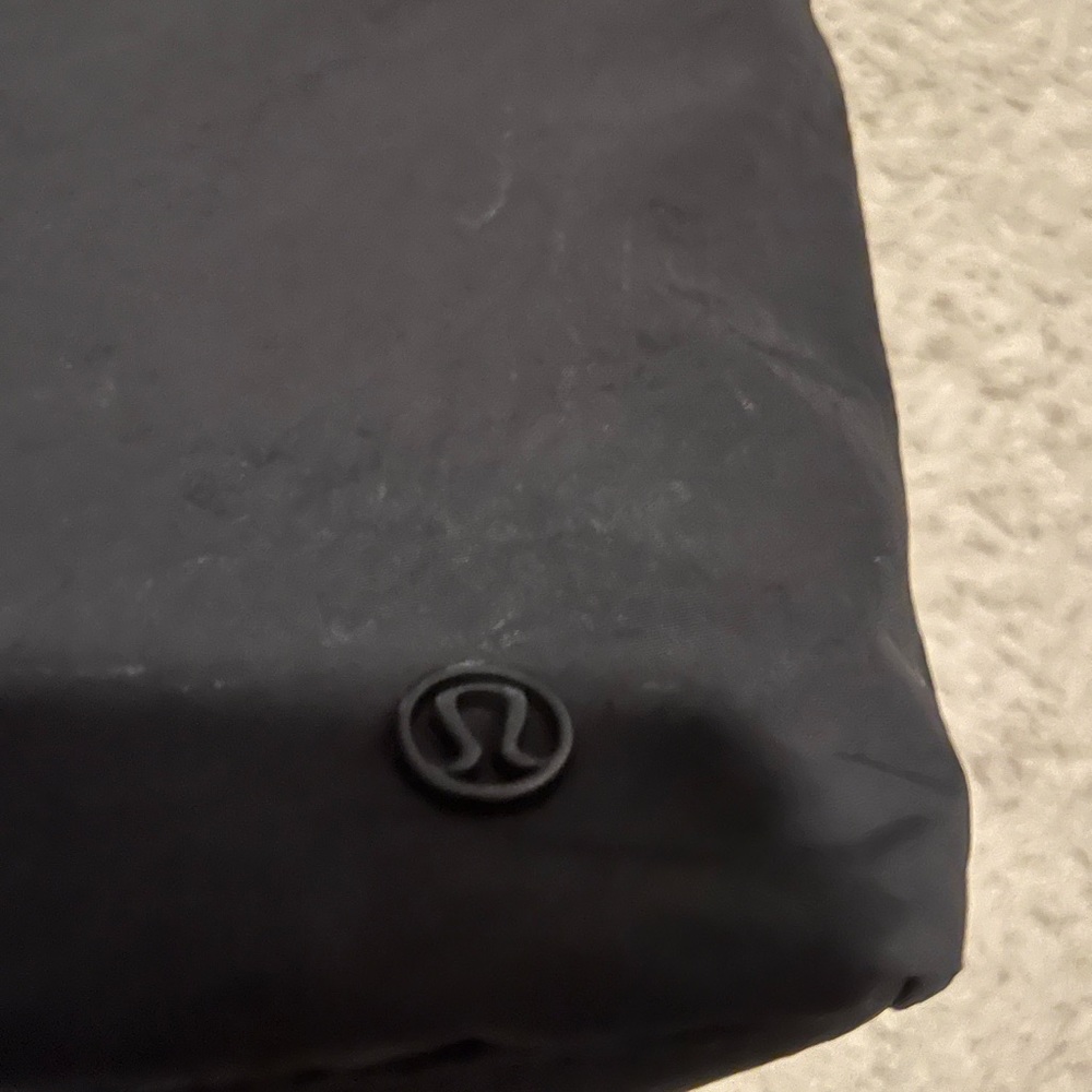 Lululemon bag - Picture 3 of 5